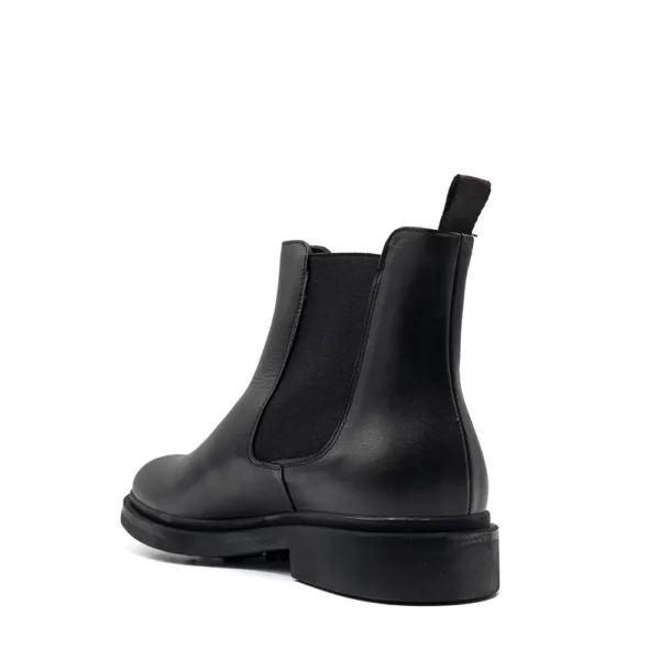 chelsea boots