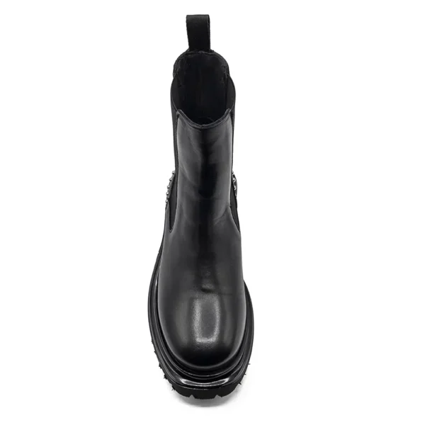 chelsea boots