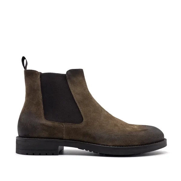 chelsea boots