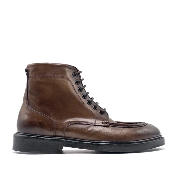 lace-up boots